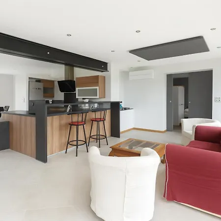 펜션 Maison De Avec Piscine Couverte Et Chauffee Auriac-du-Périgord