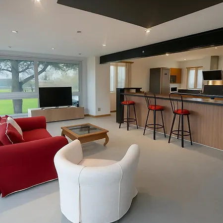 Maison De Avec Piscine Couverte Et Chauffee 펜션 *